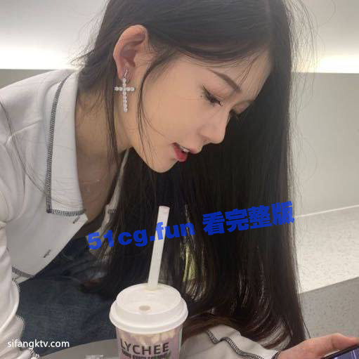英雄联盟职业选手 Uzi 女朋友 奶米 疑似不雅视频流出。