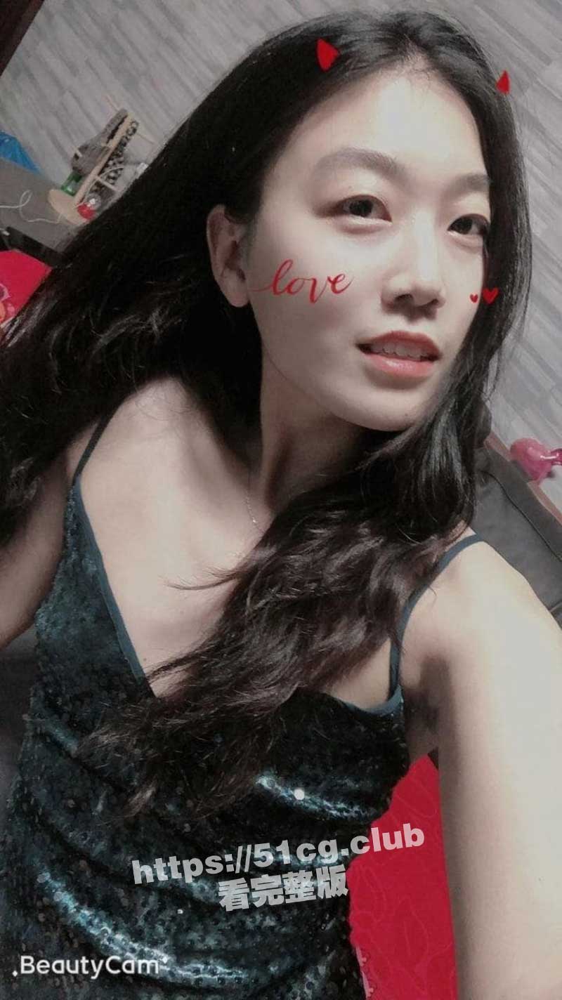 南京新婚蜜桃臀母狗反差婊带野男人回家偷情 女的高潮七八次