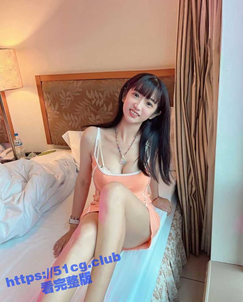 台湾网红小兔子与粉丝多人运动 VIP 片流出 口爆 吞精😍