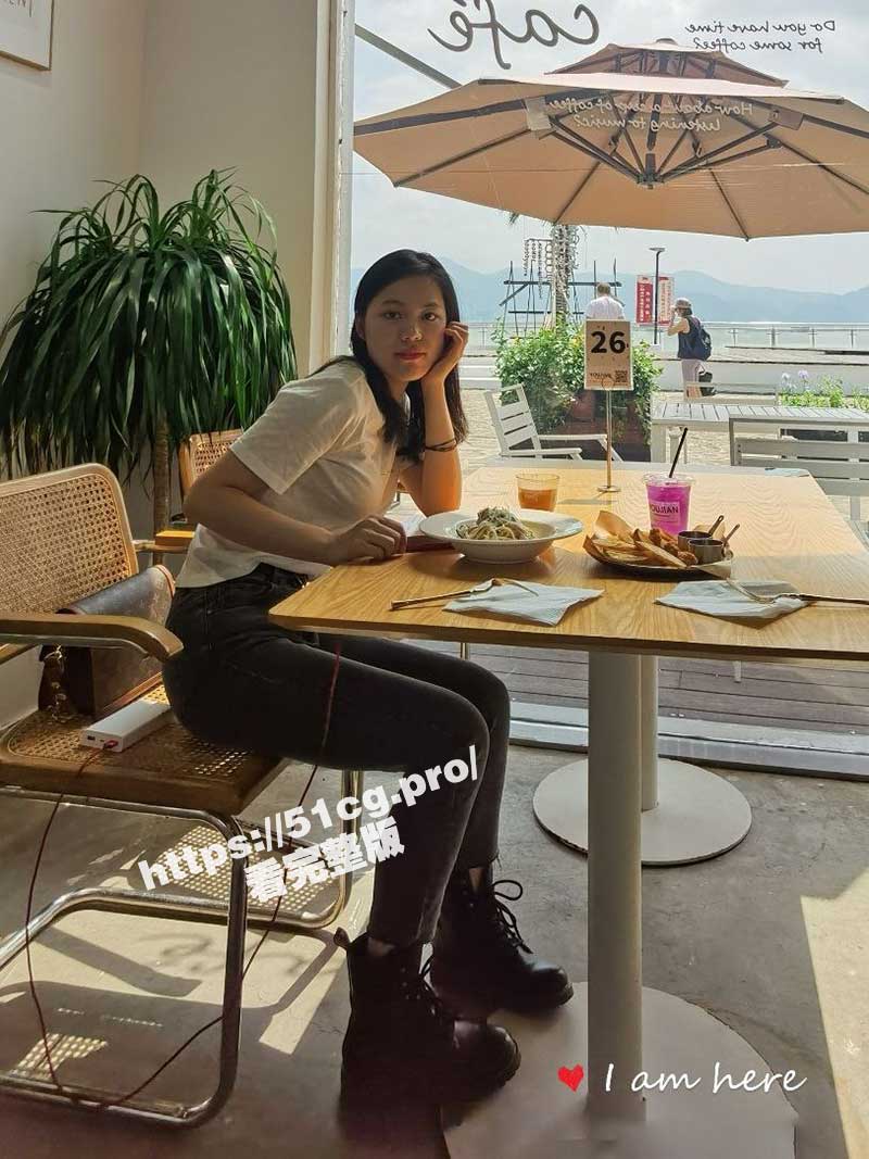 喜欢露出的母狗人妻莹莹江景房落地窗前的调教纪实