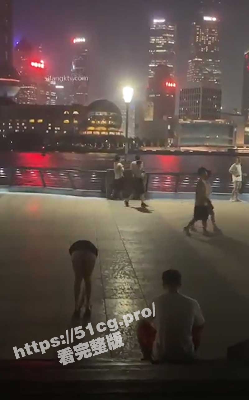 推特露出网红娜娜 挑战新任务！各种公共场合人前极限露出！最新作品