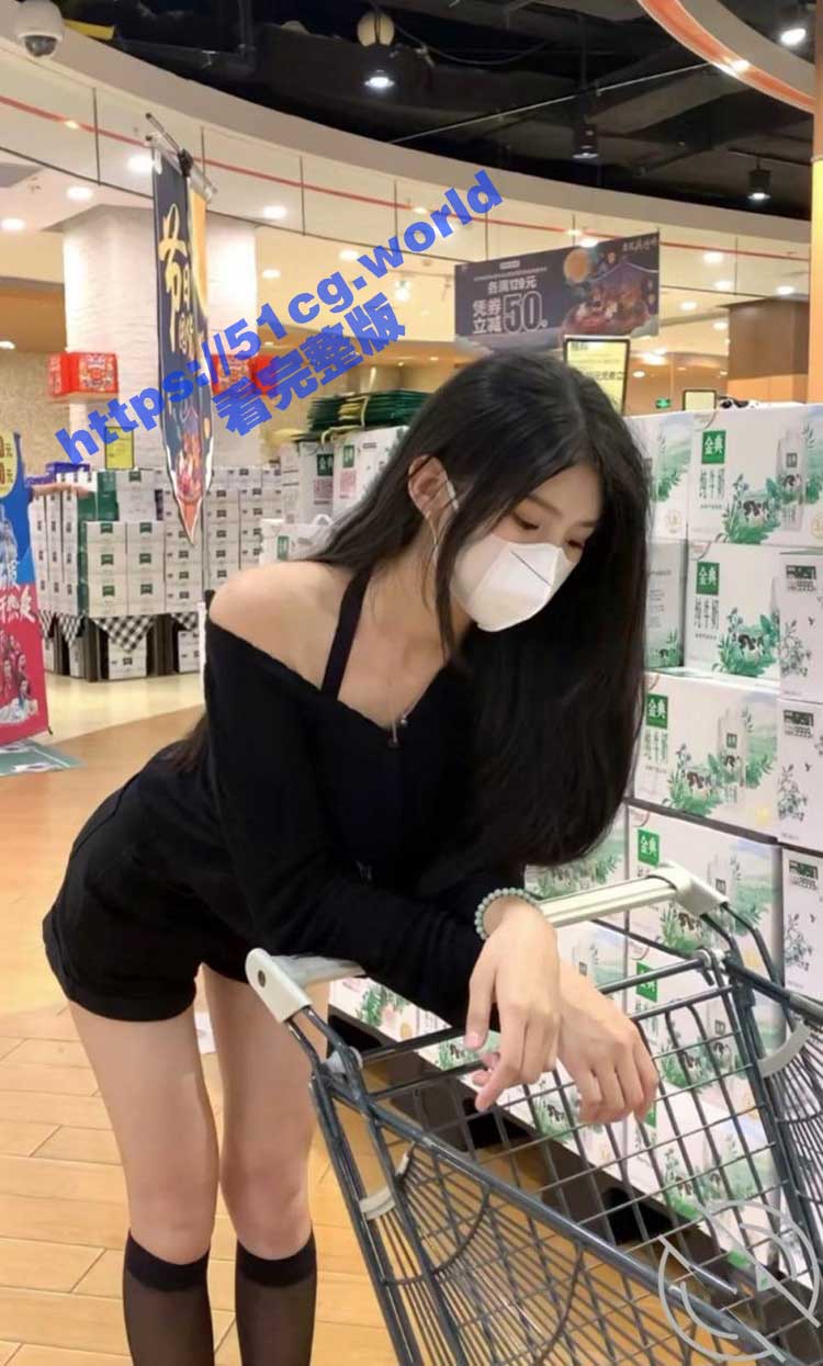痴迷姐弟恋！姐姐的小飞棍来咯 爆操极品尤物姐姐 姐姐小穴异常的紧致