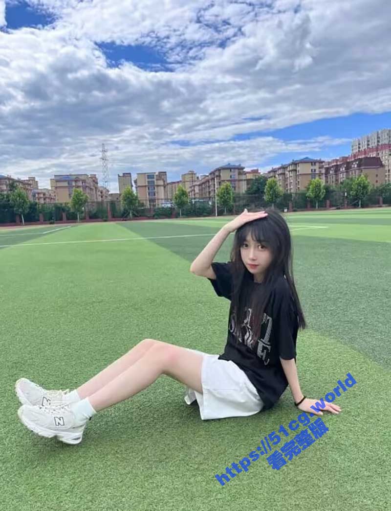清纯学生妹一边上网课 一边被后入 网课是最好的啪啪背景音 不接受反驳！