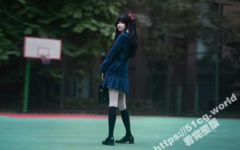 微博大V网红 鹿八岁 大尺度私拍《JK少女的悸动》细腻到爆 香嫩胴体淫情道具