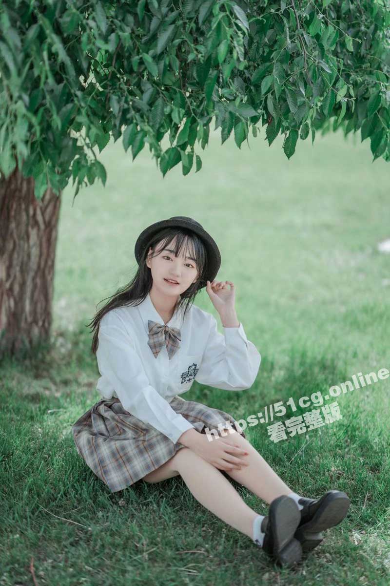 极品反差眼镜娘 太原师范学院00后牛欣悦 外表文静 实则室外露出反差婊