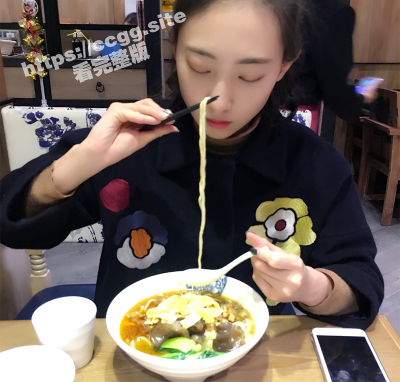 泄密 清纯素质美女小姐姐和男友的不一样恋爱同居生活露脸私拍