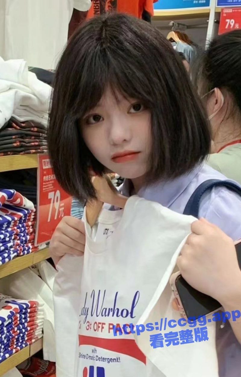 婴儿肥的元气美少女 下面超粉和男友啪啪视频流出 粉色卡通内内好可爱 屁屁很饱满性感