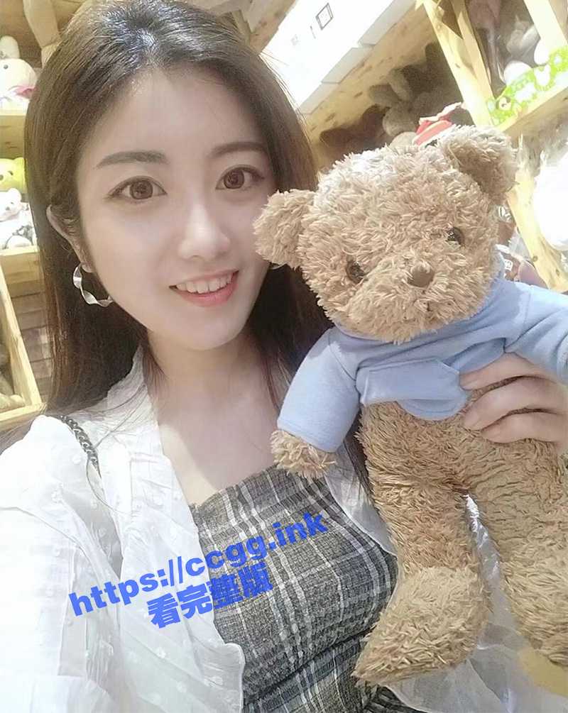 美女老师对男友完全信任 两人做爱时随意拍摄 没想到分手后竟被渣男曝光！