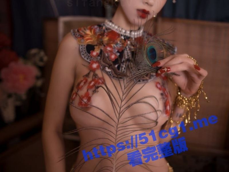 推特爆款网黄 钛合金TiTi 定制私拍 穿古风玉妃旗袍 近景展示爆乳 妖娆身姿一览无遗！