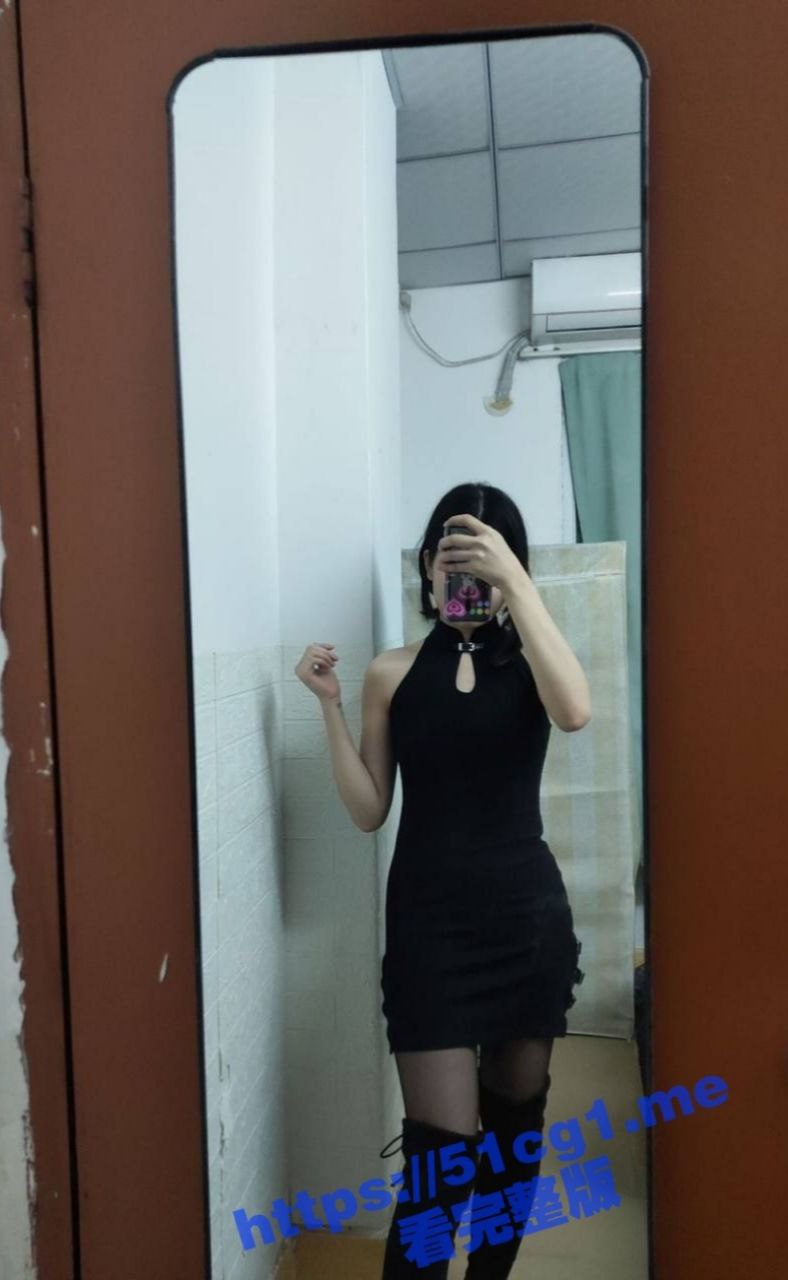 500块钱就能内射！喜欢吞精的前女友『海澜』为挣钱出租屋拍骚照 背着男友明码标价卖逼！
