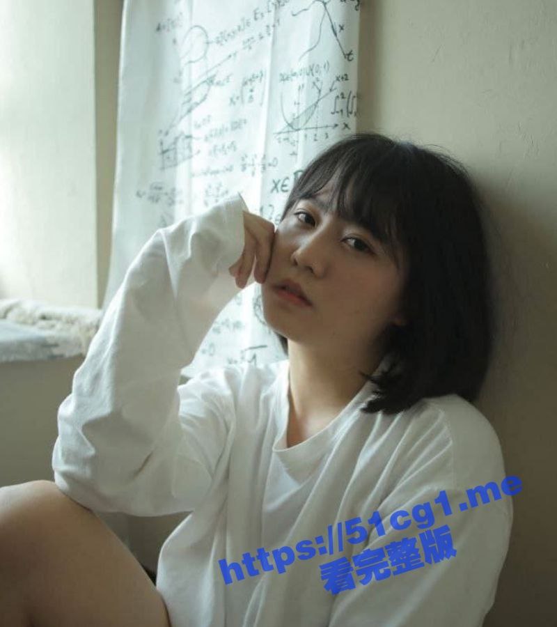 辽宁大连性瘾女大 吕梓欣 拍私房照勾引摄影师 与其房间内血战8天 名副实归的榨精机！