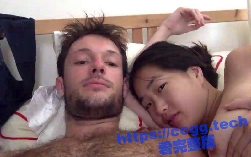 媚黑留学生 月莹 国外约炮黑白老外 粗壮双龙轮番猛攻 紧致小穴被完全撑开！