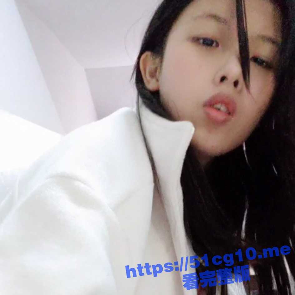 清纯学生妹 允儿 性瘾极强 学校楼道自慰泄欲 用笔捅穴呻吟声响彻楼梯间