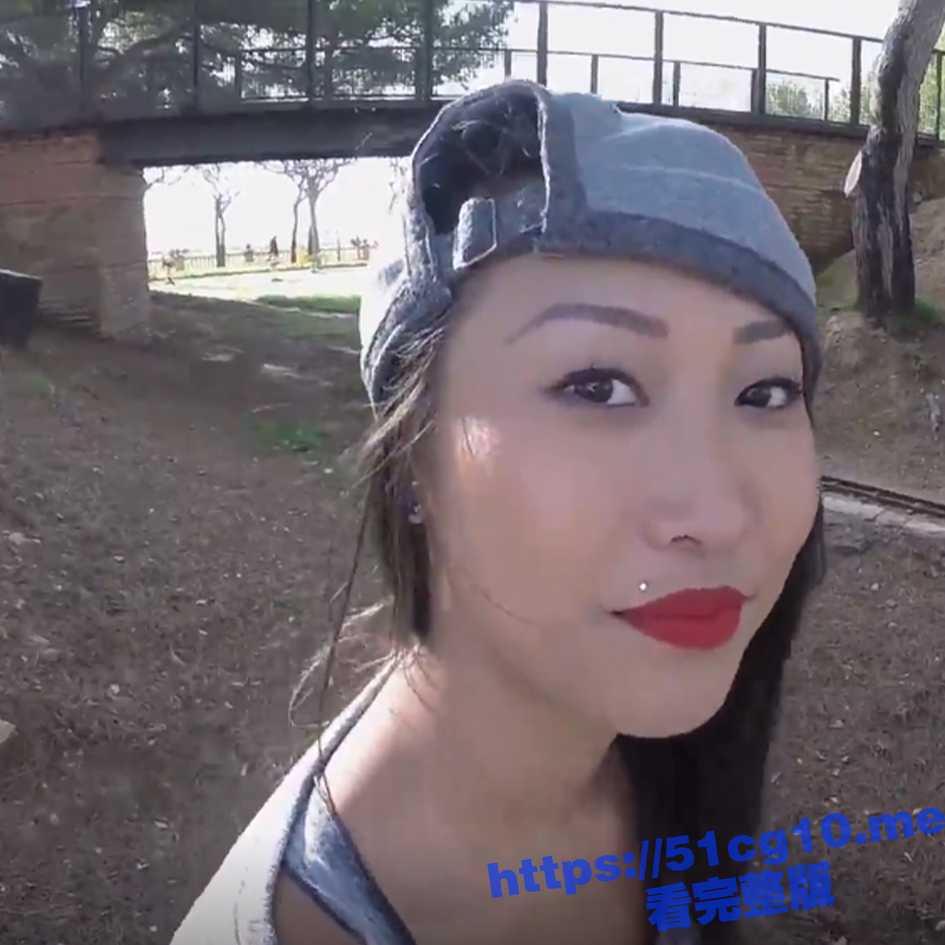 亚裔媚洋骚婊 李淑娟 户外游玩性致高涨 隐蔽处与大屌老外大屌激情野战！