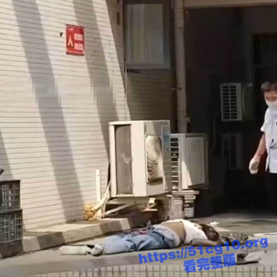 四川宜宾柏溪城中央 因没有完成作业 被父母教训 结果学生一时冲动纵身跳楼身亡