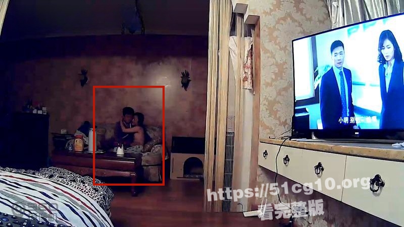 我厉害还是你前夫厉害？河南离异少妇偷情男同事 被家里的摄像头拍下 骚女大叫 不能射里面！