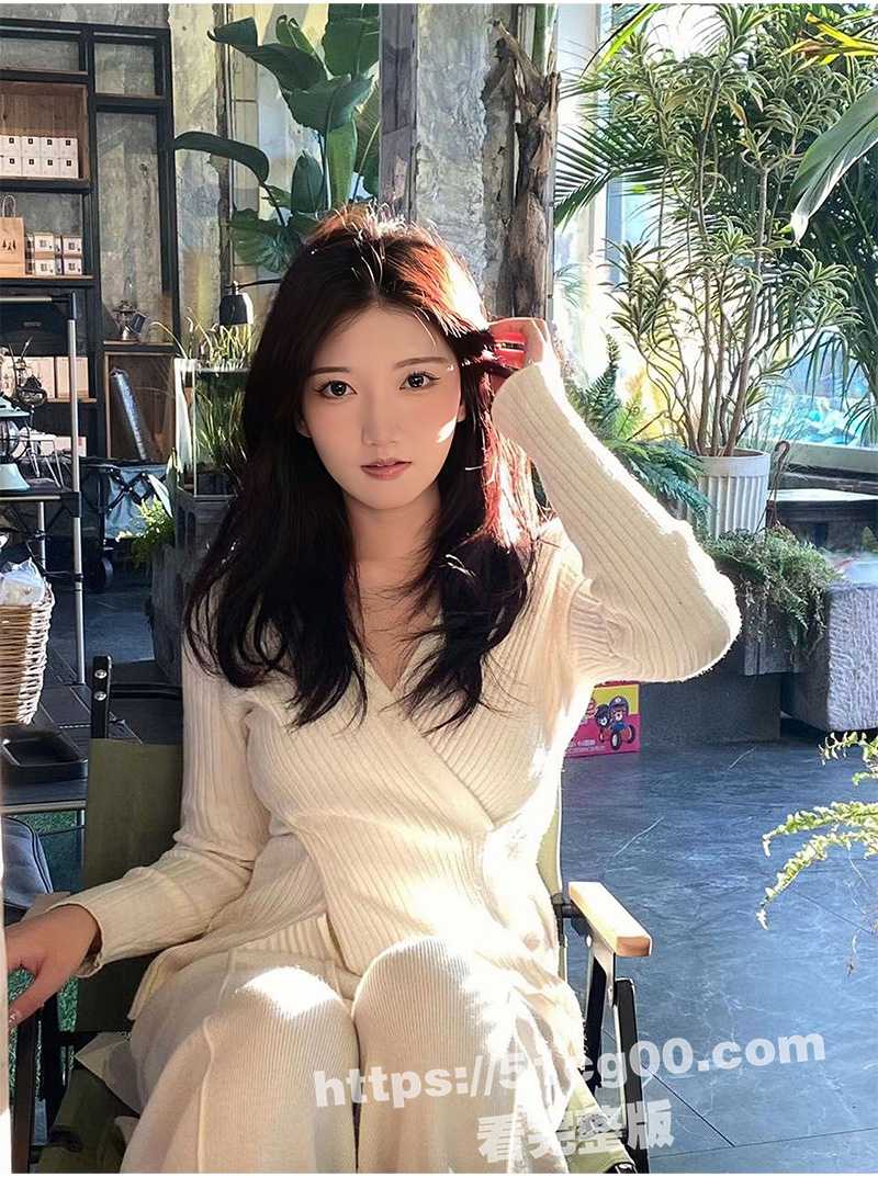 川媒学院清纯女大学生因出轨被男友曝光，颜值爆表视频中被男友狠狠蹂躏贱态百出！