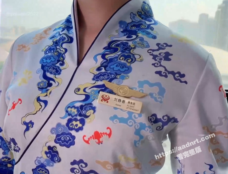 推特 是幼薇儿 上演海航空姐最大尺度撕衣撕袜蹂躏 握着大鸡巴久久不肯松手 身材绝美！