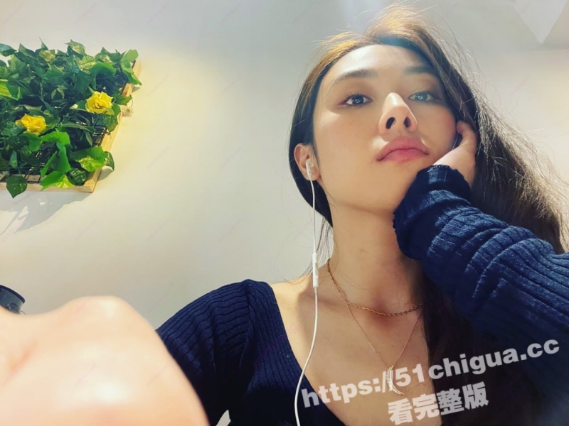 台湾极品模特长腿高颜值女友被开发调教成小母狗极致魅惑完整版