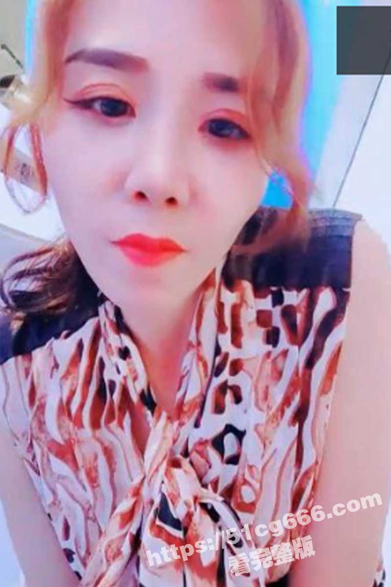 服饰店老板娘户外大胆露出调教捆绑 商场内裤逼夹大黑牛抠逼自慰超刺激的合集！骚样百出！