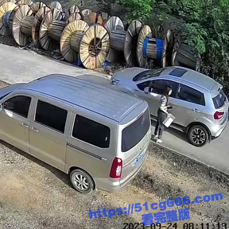 奸夫淫妇被双杀！老婆在工地跟人通奸 爆脾气狠人老公拿刀双杀奸夫淫妇 一刀击中要害当场死亡！