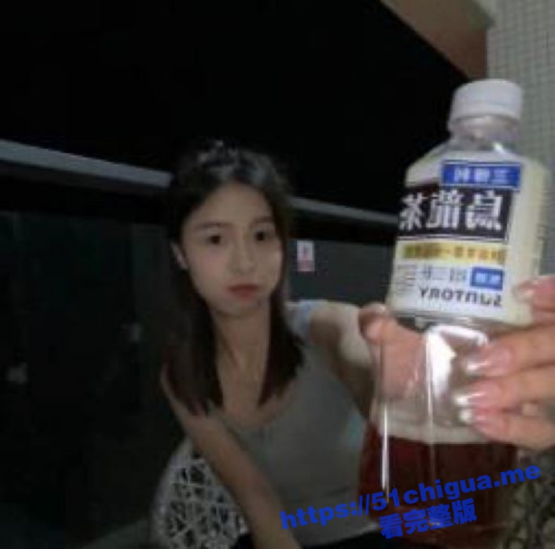 广东云浮新兴县97年骚货母狗 郭梓慧 身穿开档蝴蝶结内裤 女上位被疯狂输出