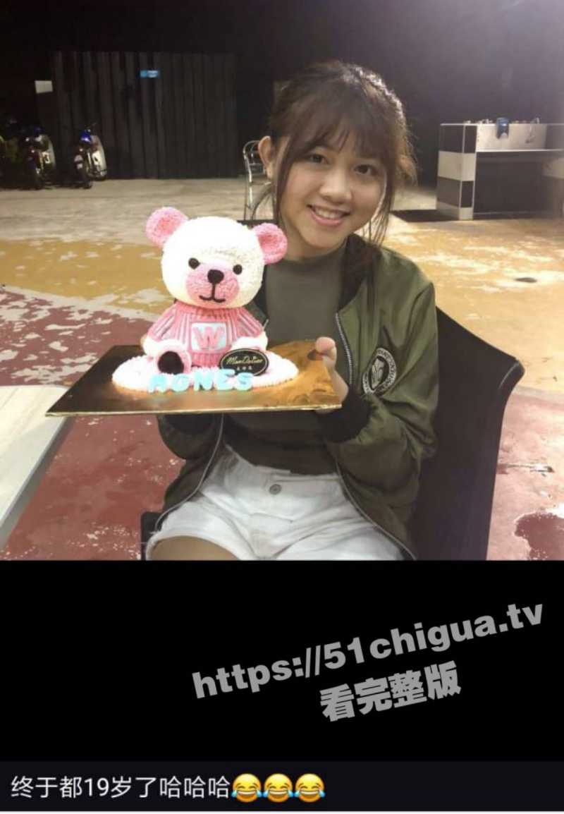 台湾南橘子大神酒店 约炮身材丰满19岁萝莉学生妹 SM调教 口味有点重 吊起来干太爽了！