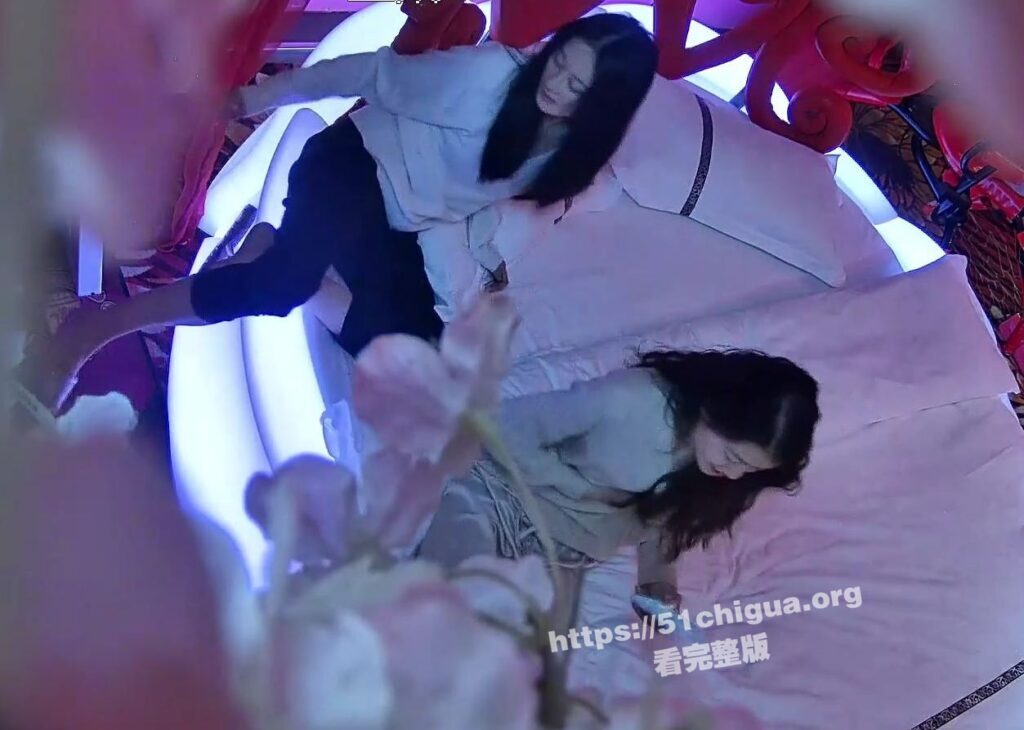 罕见流出 酒店针孔高清盗拍 高颜女同疯狂性爱 两小时超长完整版视频