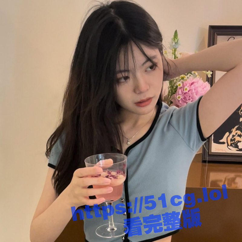 推特辣妹 姜美奈子 外国男友20cm大鸡巴真的会顶死我 感觉要被操死，逼都是肿的 外国男友就是棒