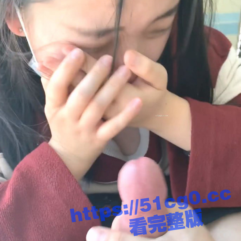 口交拉丝！学校楼道内小美女口交狂吐白沫拉丝 超嫩的粉穴和菊花遭到男友的手指疯插入 淫水咕噜响