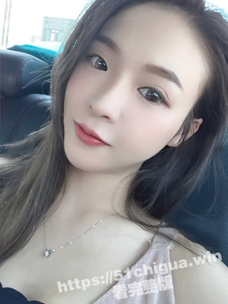 吃瓜泄密 云盘破解 身材一级棒美少女 居家裸体用发夹夹住双乳搔首弄姿自慰 自拍视频遭曝光