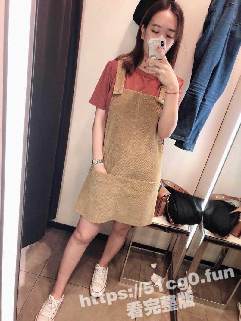颜值清纯女教师背着男友找炮友！极限反差趴在炮友身下 被按头口交 女教师吃得超级丝滑
