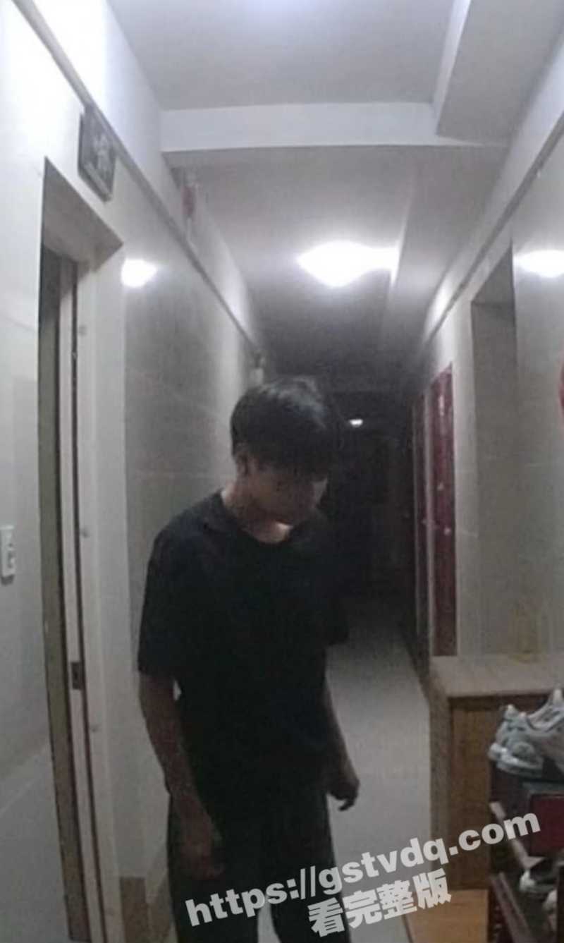 无锡 尚东雅园 摄像头拍摄到变态恋物癖男 偷拿女业主鞋子裸体打飞机 真变态