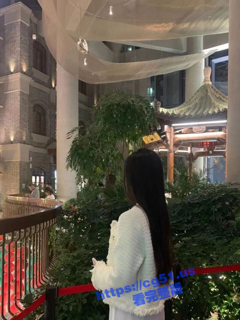 清纯女大学生黄木兮经常背着男友 穿着黑丝女仆去约炮 偷情 男友一怒之下直接曝光