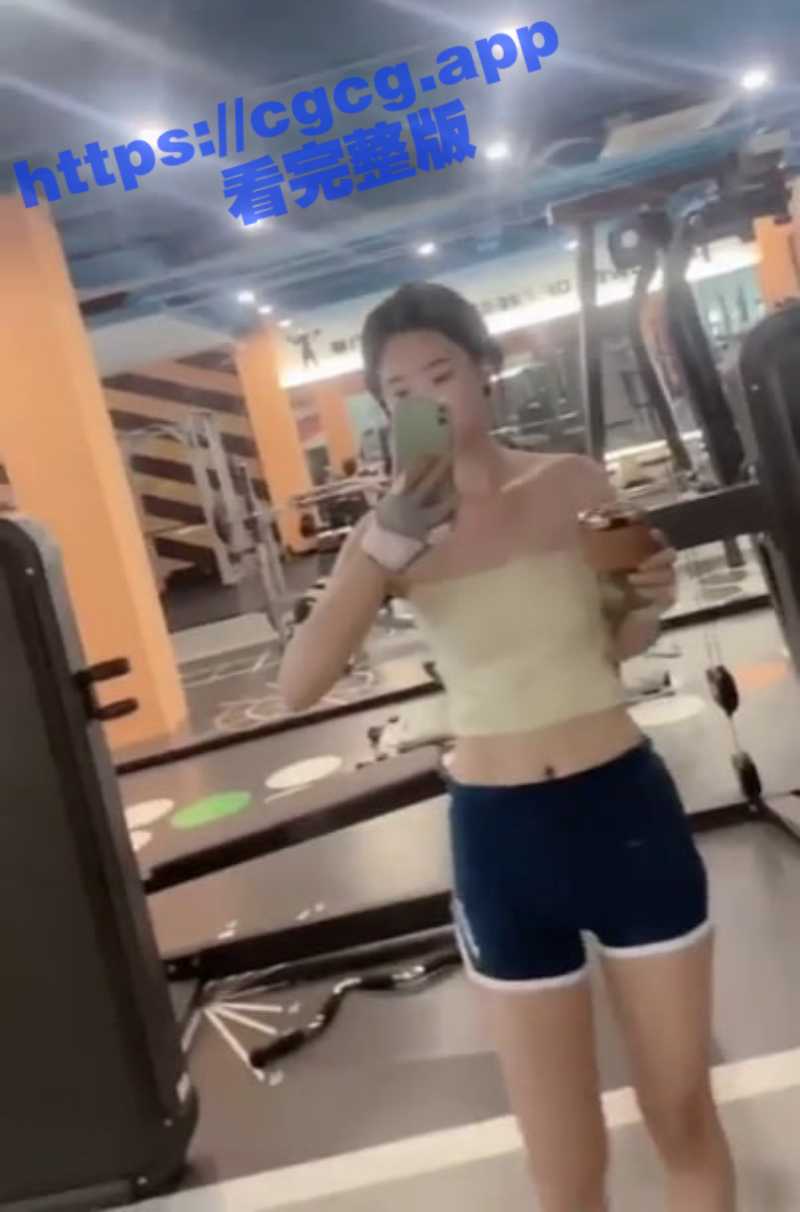 已婚少妇健身尤物 福州烤肉店老板娘 张琬玲 背着老公约炮小鲜肉 黑丝疯狂骑乘 真猛！
