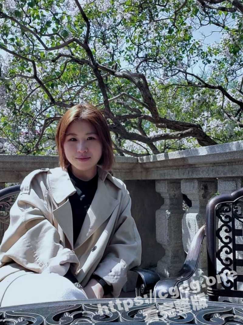微信泄密系列 安徽28岁真实反差素人少妇 柳嫣然 流出！喜欢炮友用大屌抽脸 怪癖好奇怪