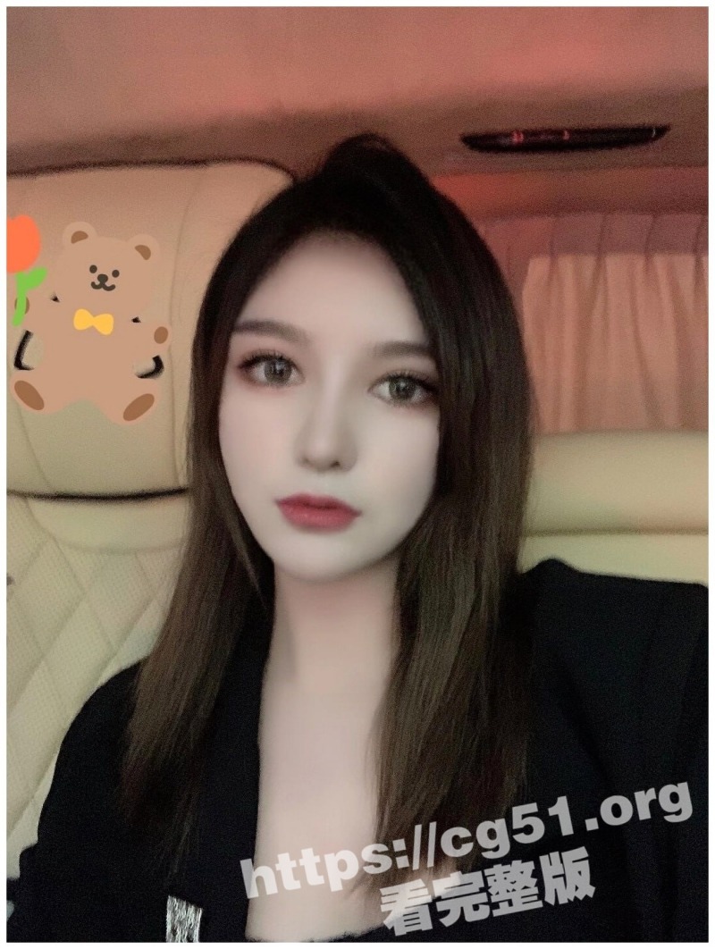 山东淫妻性爱狂带你体验淫荡巅峰！娇妻带女闺蜜一起服侍自己老公 双飞爆操内射女闺蜜！