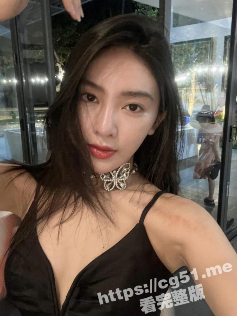 越南长腿网红 TruongDifuLinh FB9万粉丝 IG18万粉丝 口交视频泄漏！