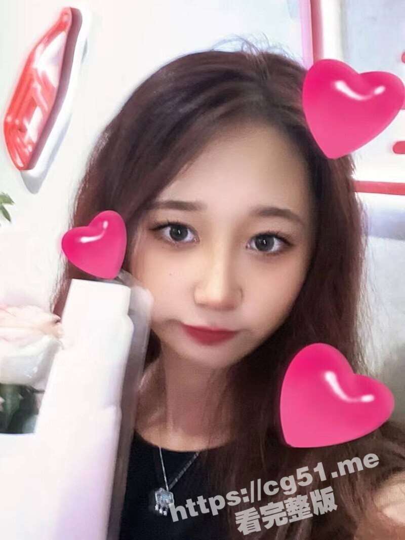 反差婊曝光 大一学妹 外表清纯靓丽可爱 在床上口爆插入 真是个不折不扣的反差骚货