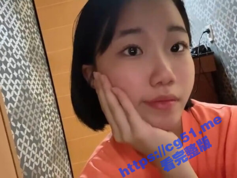 韩国女高中生被网调自慰片流出 手指太细了用梳子把头插入骚逼止痒！