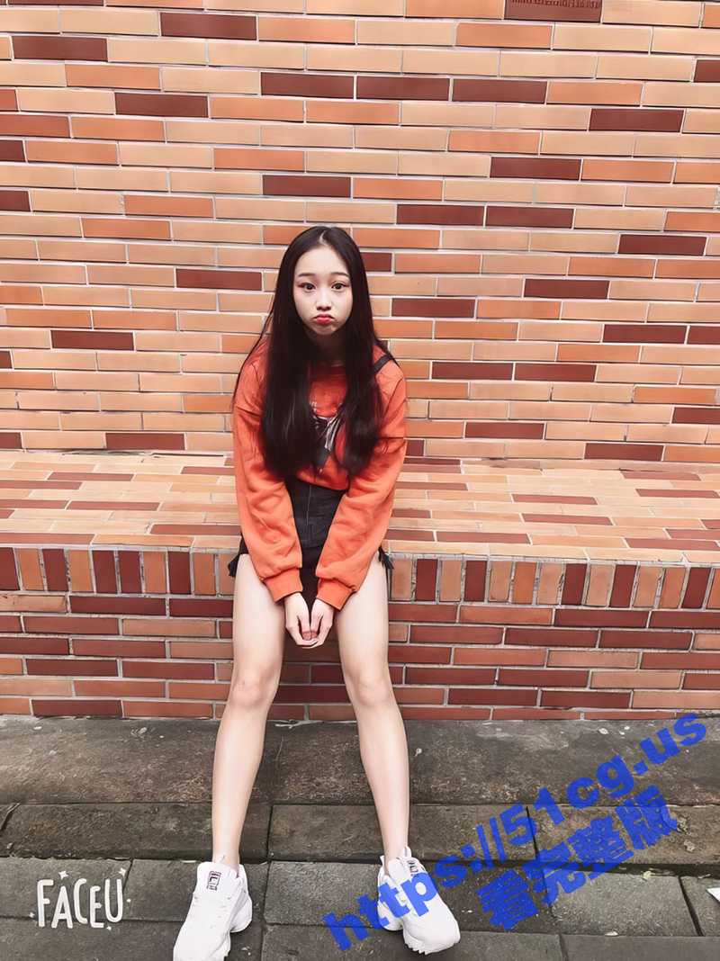 漂亮校花妹子被网络招聘忽悠 参加某综艺选秀 一步步套路妹子把衣服脱光光