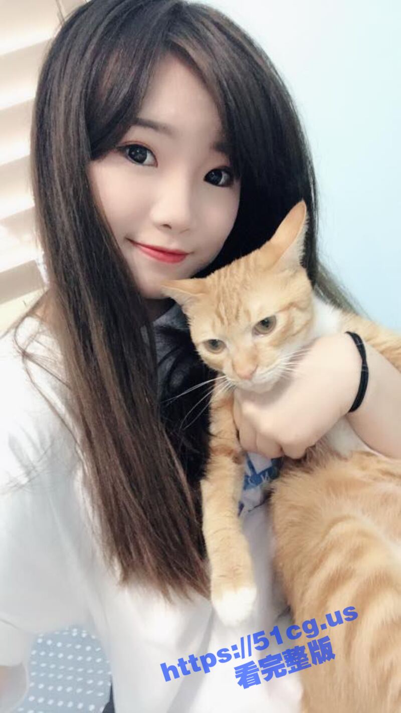 台湾素人论坛流出 男友手机里D奶无毛白虎 清纯女友和陌生男子后入 无套做爱视频流出