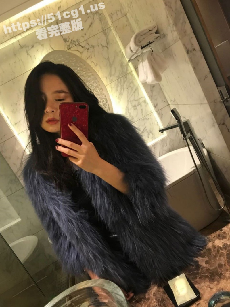 好逼都让猪操了！美艳少妇女上位 这胖子真幸福 好白菜都被猪拱了！