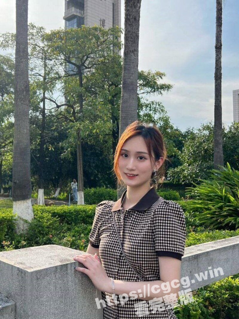 老公绿帽癖 约单男操自己娇小美丽老婆 把老婆腿扒开看单男一字马插入 做爱叫声好迷人！