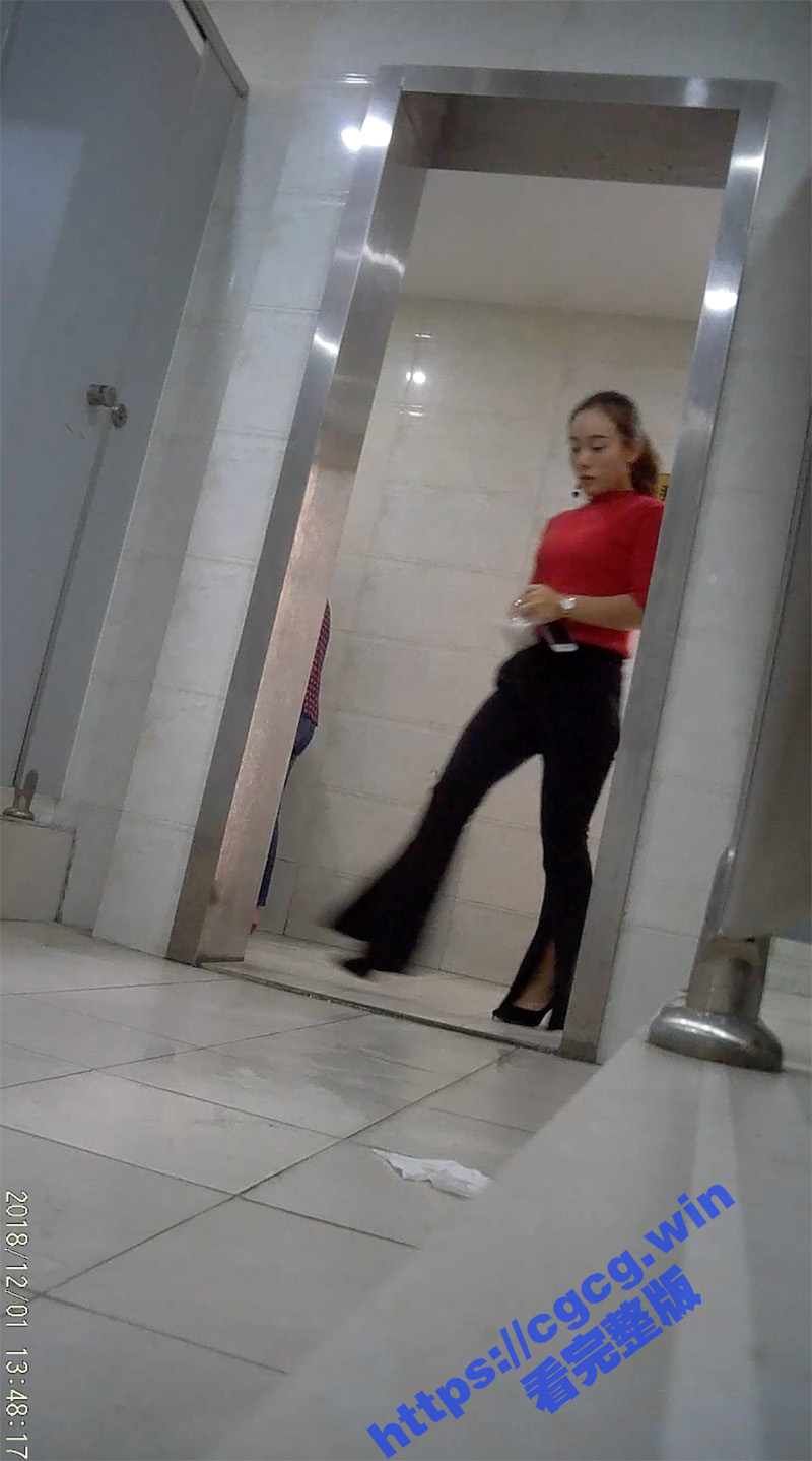 健身房厕拍！初心健身工作室的妹子们的和私人女教练 经常健身锻炼的逼那是Q弹无比！