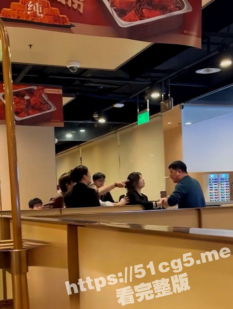 海底捞科目三跳出事了！淮安海底捞因嫌“科目三”庆祝生日太吵 两桌顾客起冲突升级到报警！