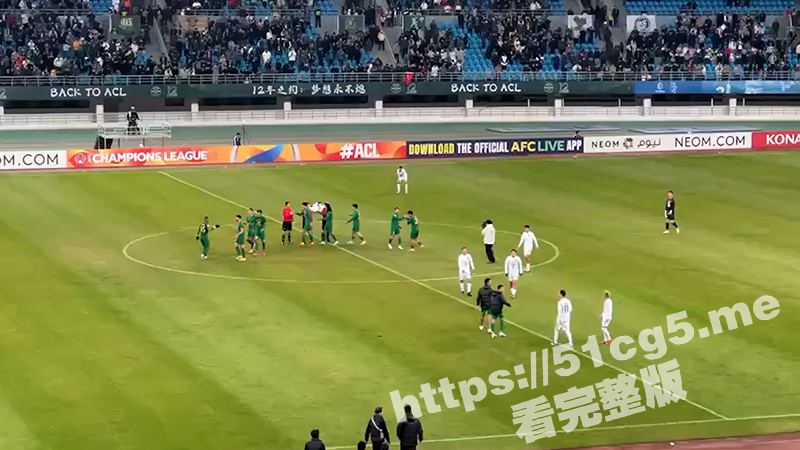 29日晚 浙江湖州奥体中心 亚冠赛浙江队3：2战胜武里南联队 赛后现场爆发激烈冲突！