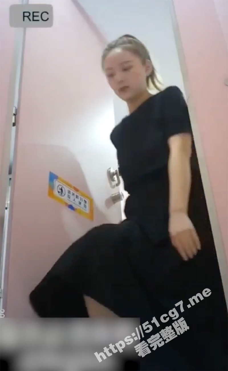 备胎半年没上手 一朝偷拍被入狱！老6偷拍女同事如厕看私处 一览无余传网络发泄 喜提银手镯！
