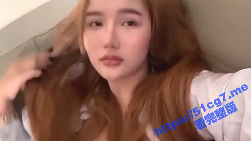 高颜值情侣居家自拍 巨乳女友在家爱爱自拍 舔逼无套输出 这大奶子太诱人！