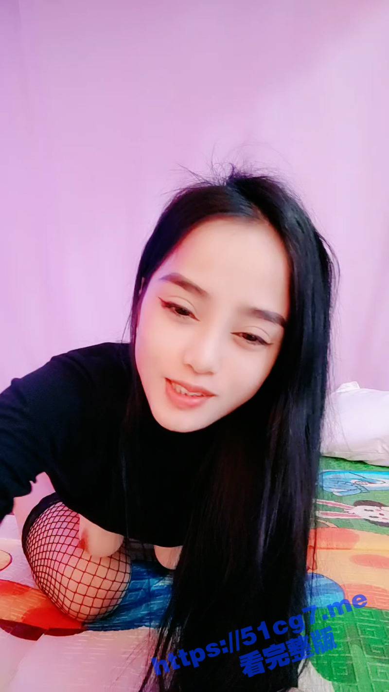 主播超会玩！极品御姐女神 直播玩弄自己的身体 逼里塞橘子再下蛋下出来 还能插入茄子 牛逼！